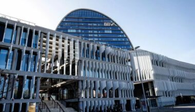 BBVA en conversaciones con ING para vender su filial en Rumanía, según medios locales