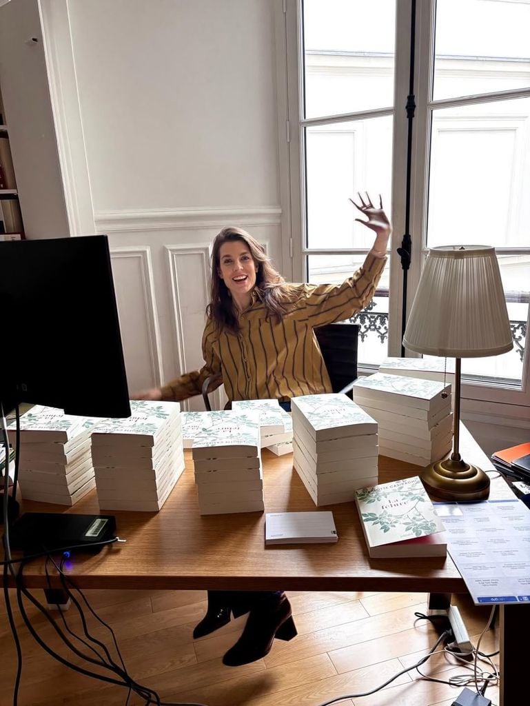 Carlota Casiraghi, emocionada con su primer libro en solitario