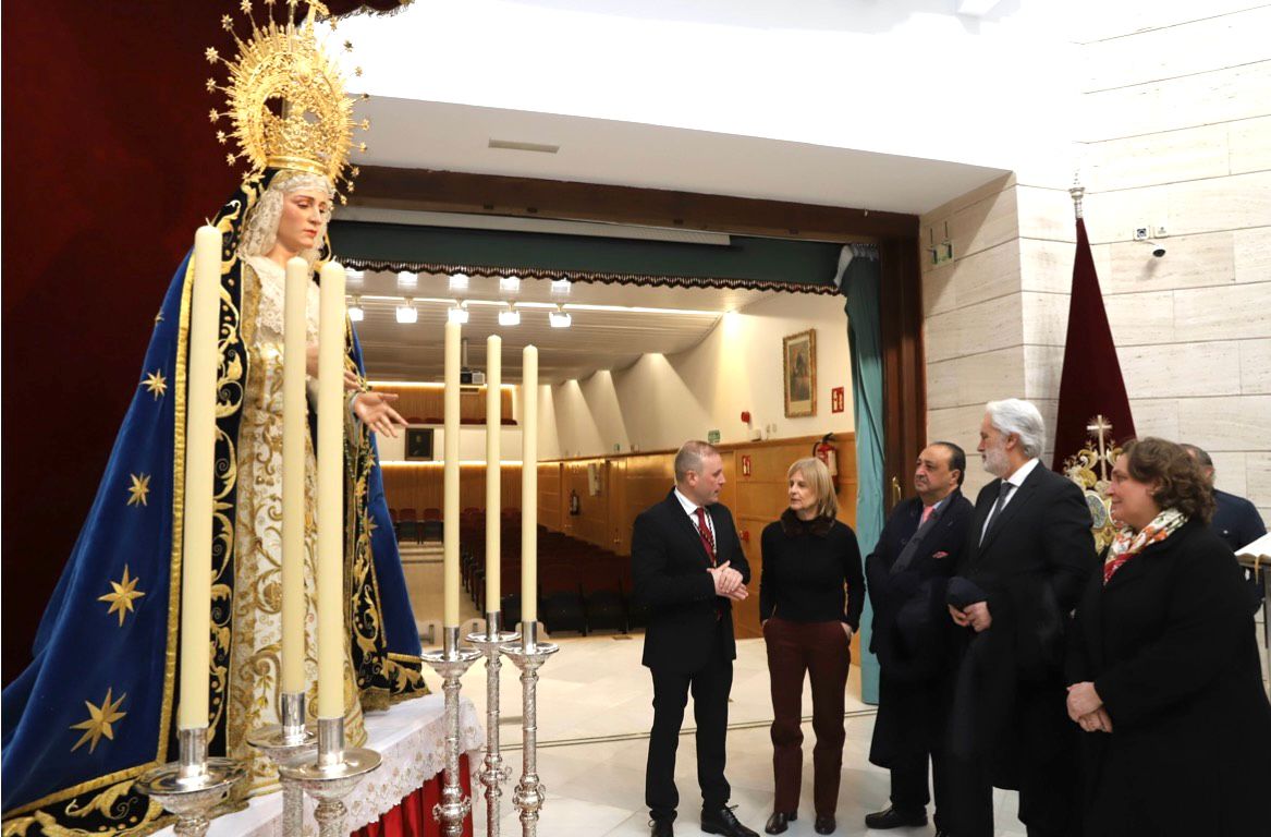 La alcaldesa felicita a la Hermandad de Bondad y Misericordia