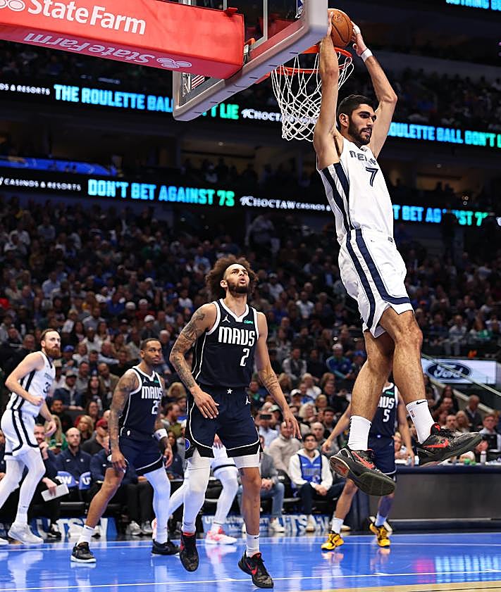 Imagen secundaria 2 - El gran salto de Santi Aldama en la tierra de Elvis