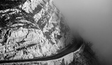 Exposición 'Arde la niebla', una mirada fotográfica a la tragedia de la Orquesta Compostela en el Puerto de Orduña