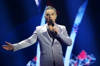 El cantante británico y The