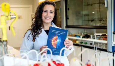 Una tesis desarrolla nuevos filtros solares más sostenibles y eficaces frente a las radiaciones ultravioletas