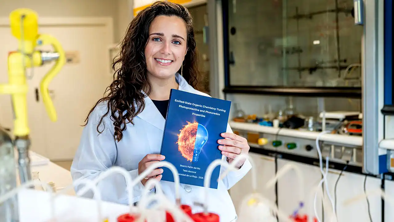 Una tesis desarrolla nuevos filtros solares más sostenibles y eficaces frente a las radiaciones ultravioletas