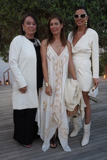 Belén Estrada junto a sus