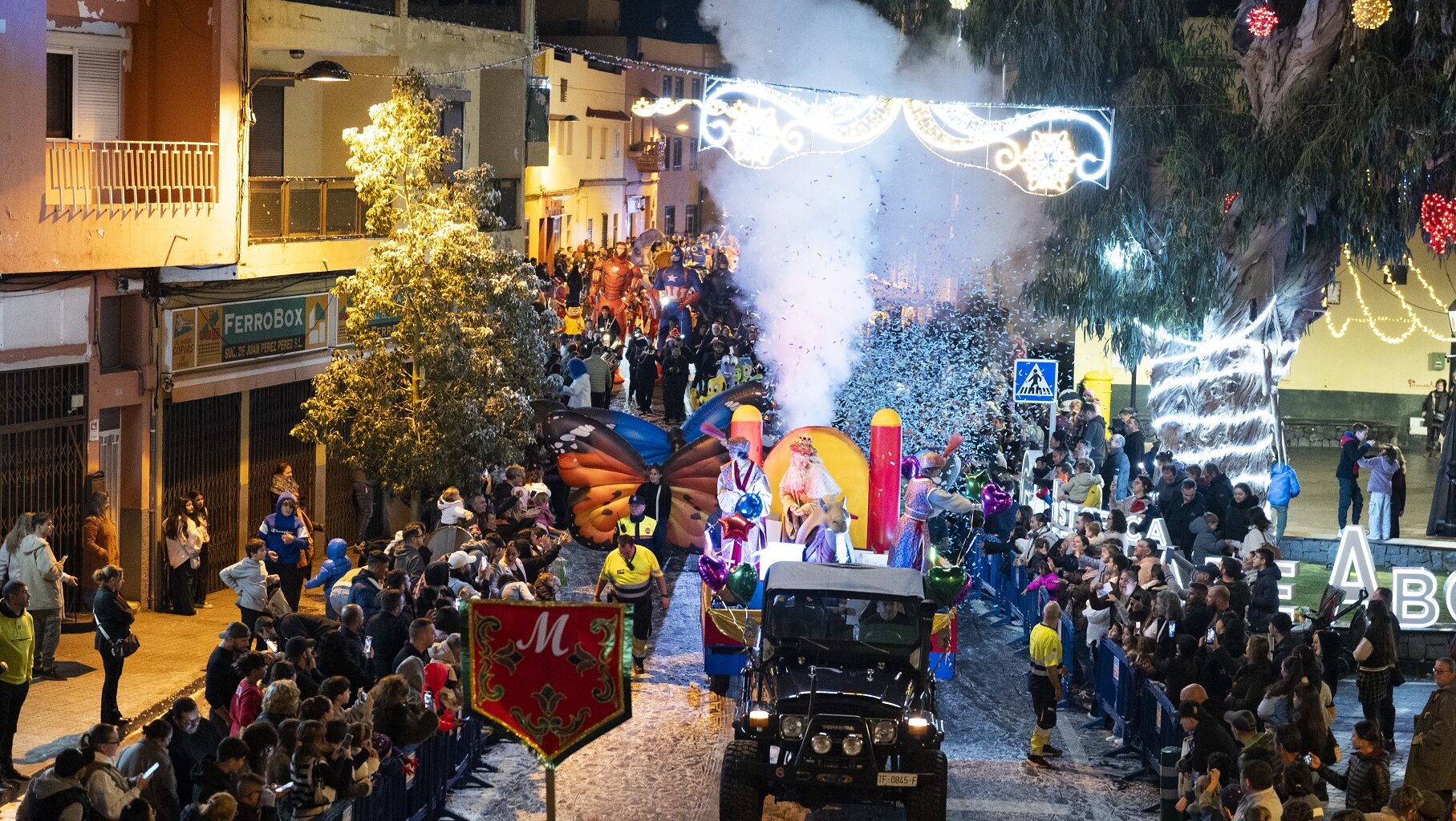 Los Reyes Magos inundan de magia, ilusión y regalos las calles de Granadilla de Abona