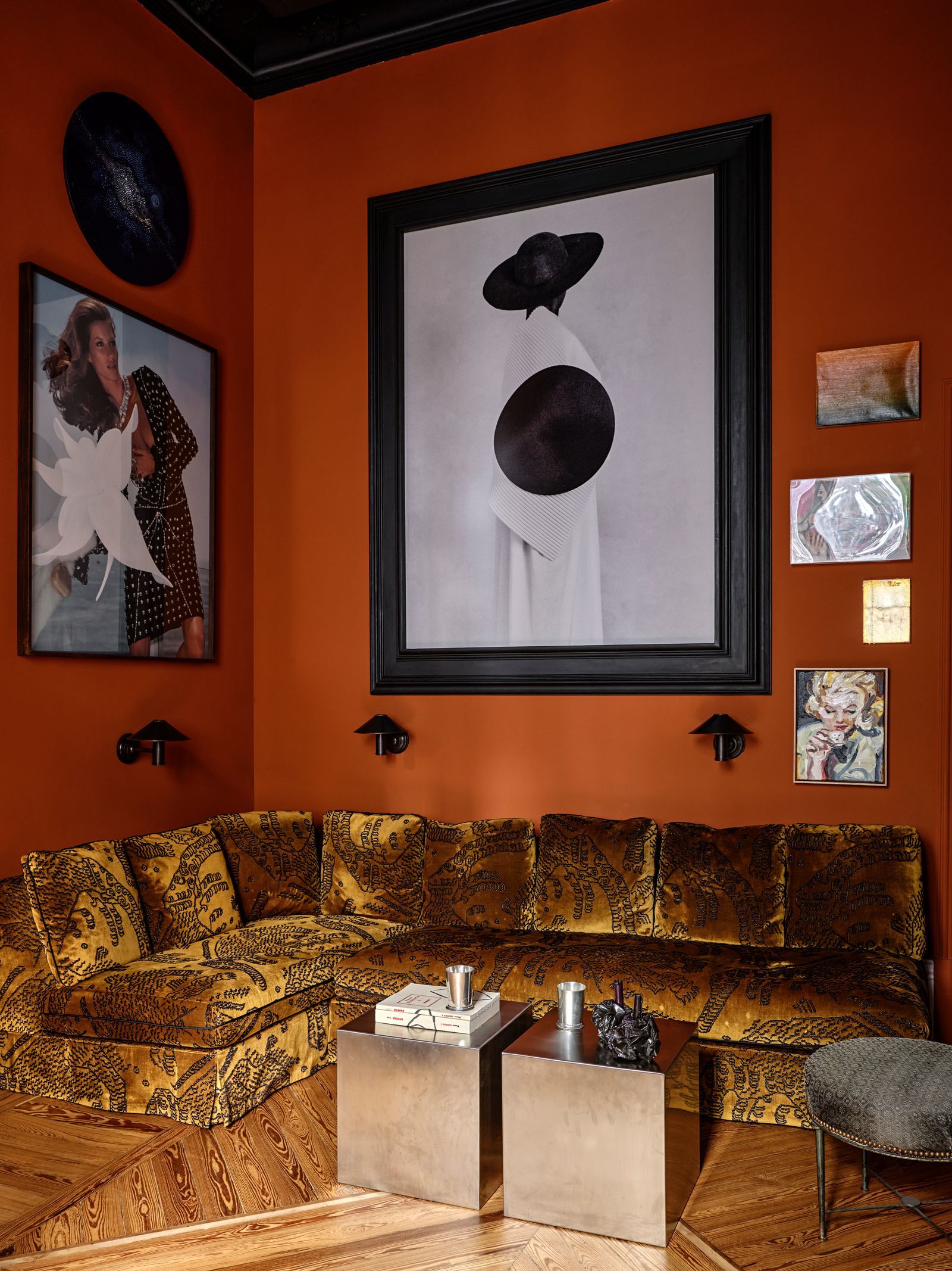 sala estilo maximalista