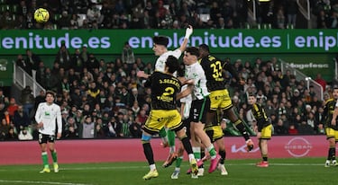 Aprobados y suspensos del Racing contra el Zaragoza: Manex Lozano, goleador inesperado