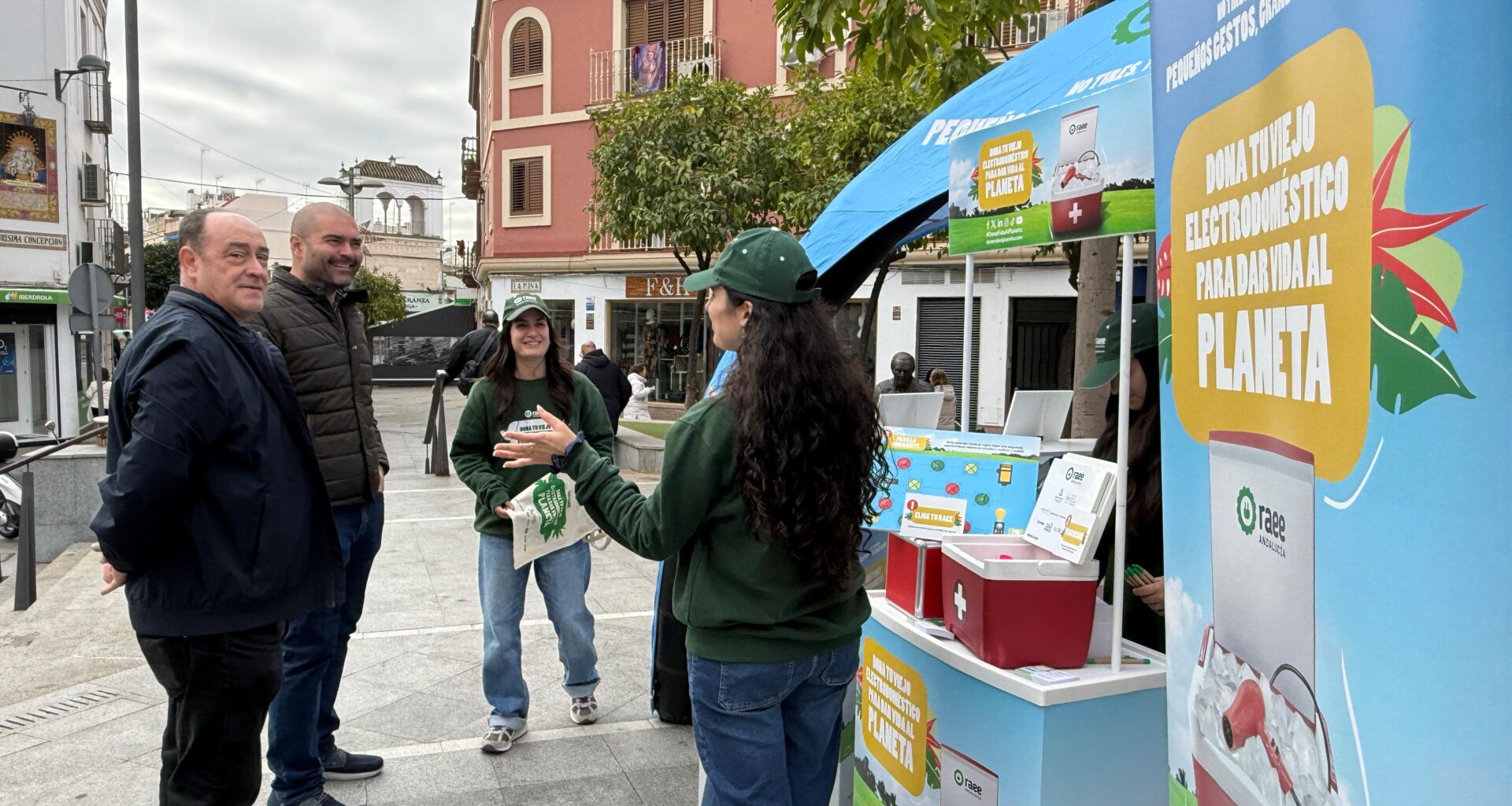 Dos Hermanas acoge hoy la campaña “Dona Vida al Planeta” para fomentar el reciclaje de aparatos eléctricos y electrónicos