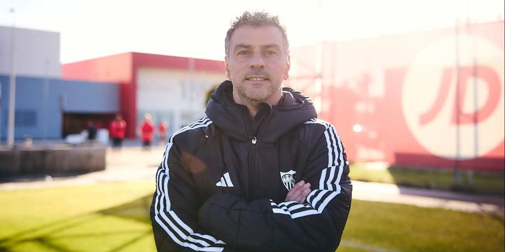 El Pafos pesca en el cuerpo técnico Sevilla y el club encuentra al sustituto en casa