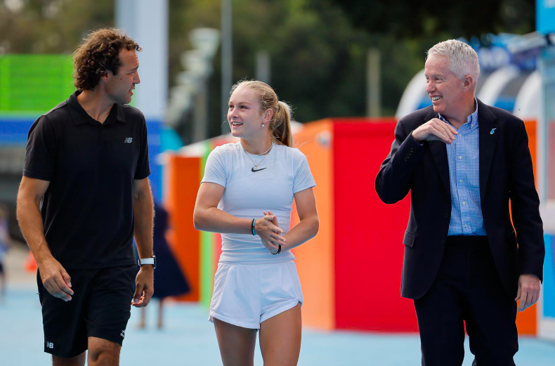 Carlos Cuadrado, Emerson Jones y Craig Tiley. Fuente: Punto de Break