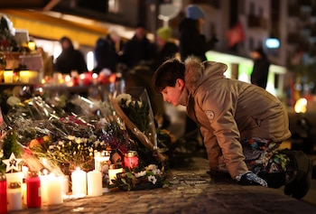 Recuerdo a los fallecidos en