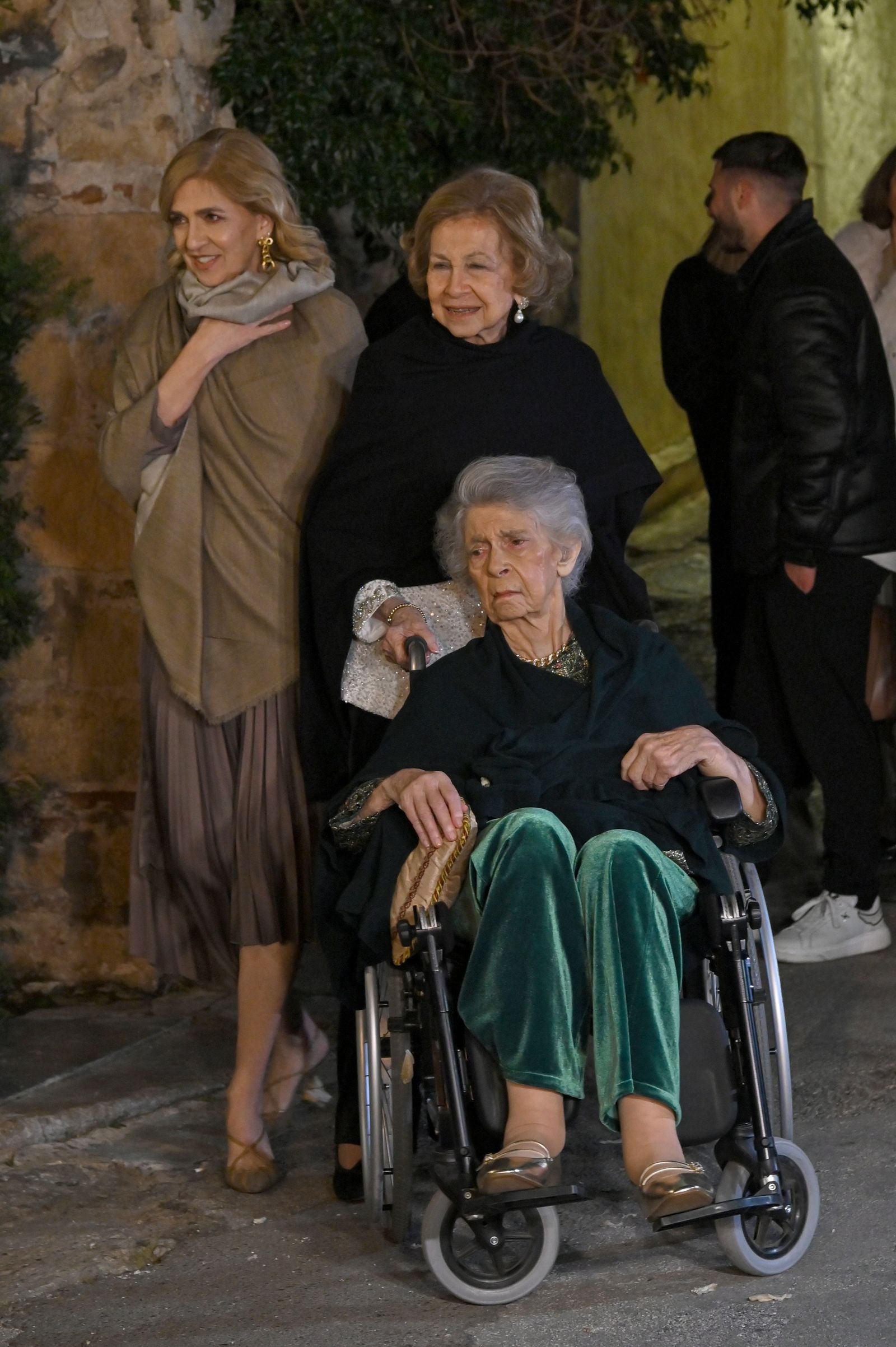 Irene de Grecia con doña Sofía y doña Cristina en la boda de Nicols de Grecia en 2025.
