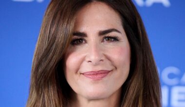 La chaqueta de Nuria Roca que más abriga (y ha pasado la prueba de la nevada en París)