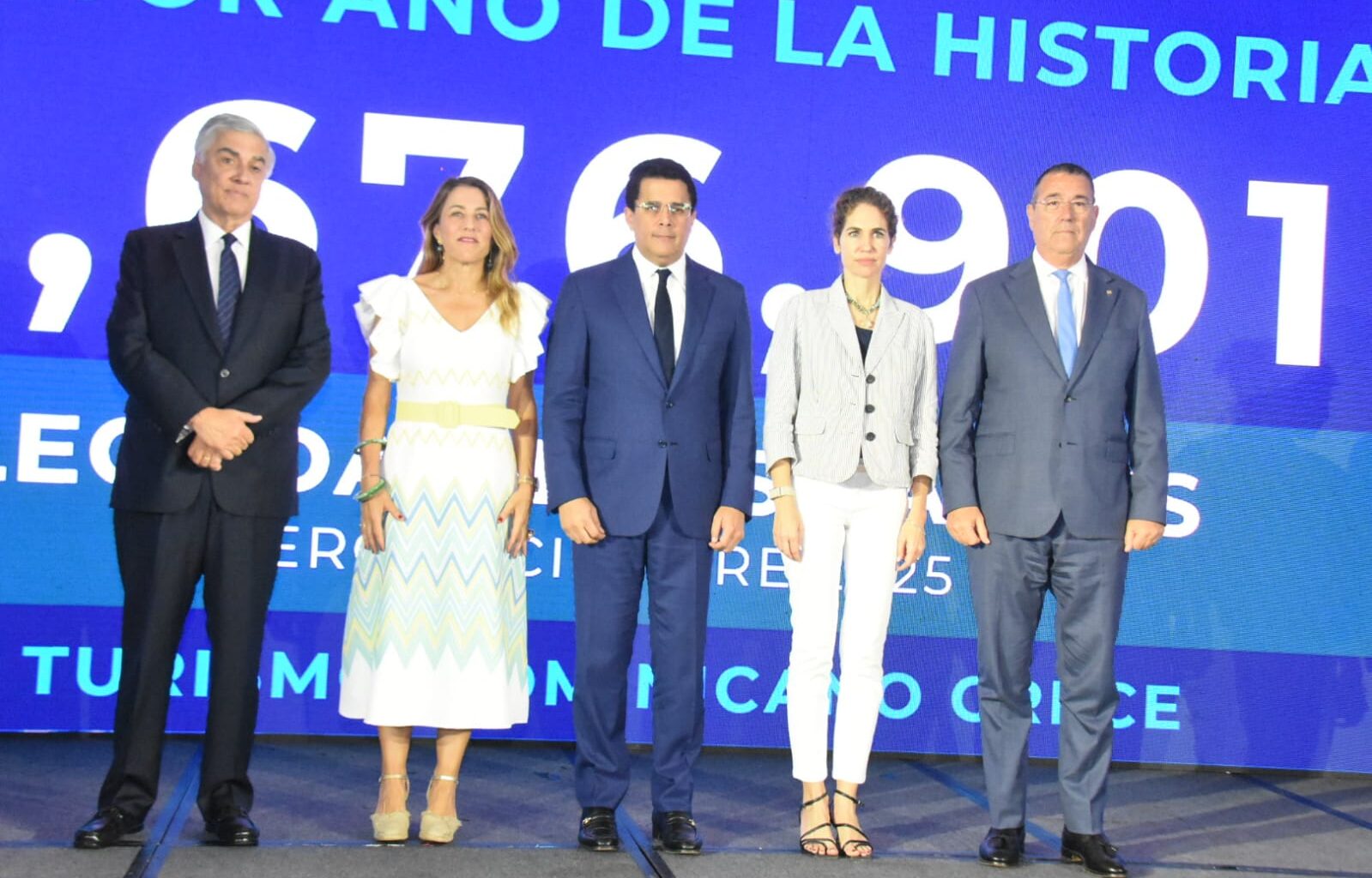 RD alcanza récord histórico en llegada: 1.4 millones de visitantes en diciembre y 11,676,901 en todo el año