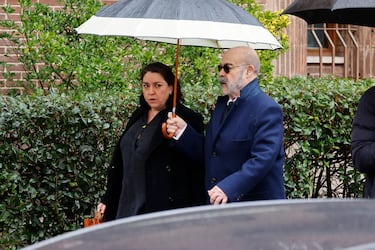 Antonio Resines y su mjier, Marisol de Mateo, llegan a la catedral Ortodoxa Griega de San Andrés y San Demetrio para asistir al responso por Su Alteza Real la Princesa Doña Irene de Grecia.