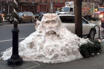 Un montón de nieve acumulado