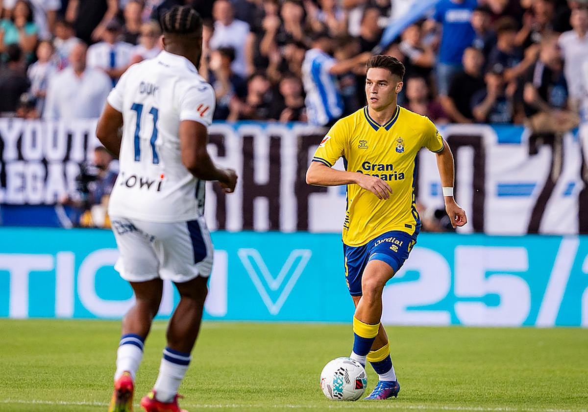 Cuenta atrás para Mika Mármol: Osasuna y ahora el Celta se interesan por el amarillo que podría irse gratis