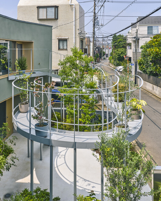 Casa en Nakano / HOAA / Hiroyuki Oinuma Architect & Associates - Fotografía exterior, Balcón