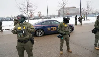 Revelan video grabado por el agente de ICE en el momento en el que le disparó a una mujer en Mineápolis