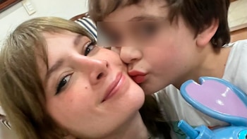 Imelda Tuñón junto a su