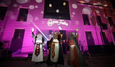 Burriana vive una tarde mágica con la Cabalgata de los Reyes Magos de Oriente