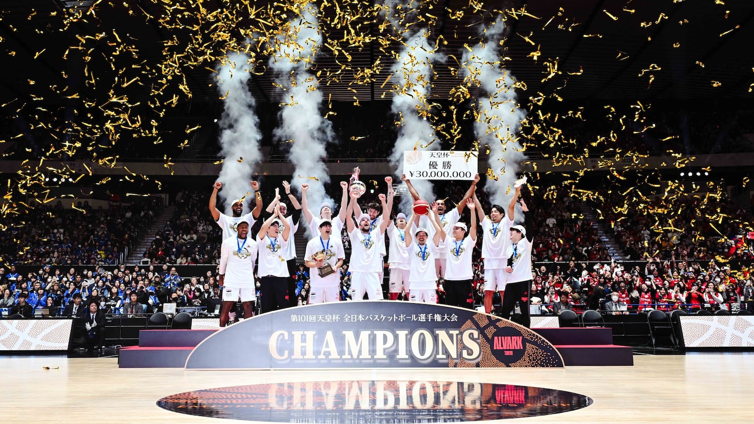 Sebas Saiz se corona emperador de Japón