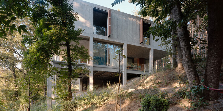 Casa aislada en Tskneti  / Wunderwerk - Fotografía exterior, Concreto