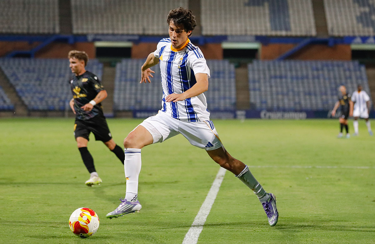 Llega el primer movimiento: Pineau se marcha tras su discreto paso por el Recreativo - Albiazules.es | Recre