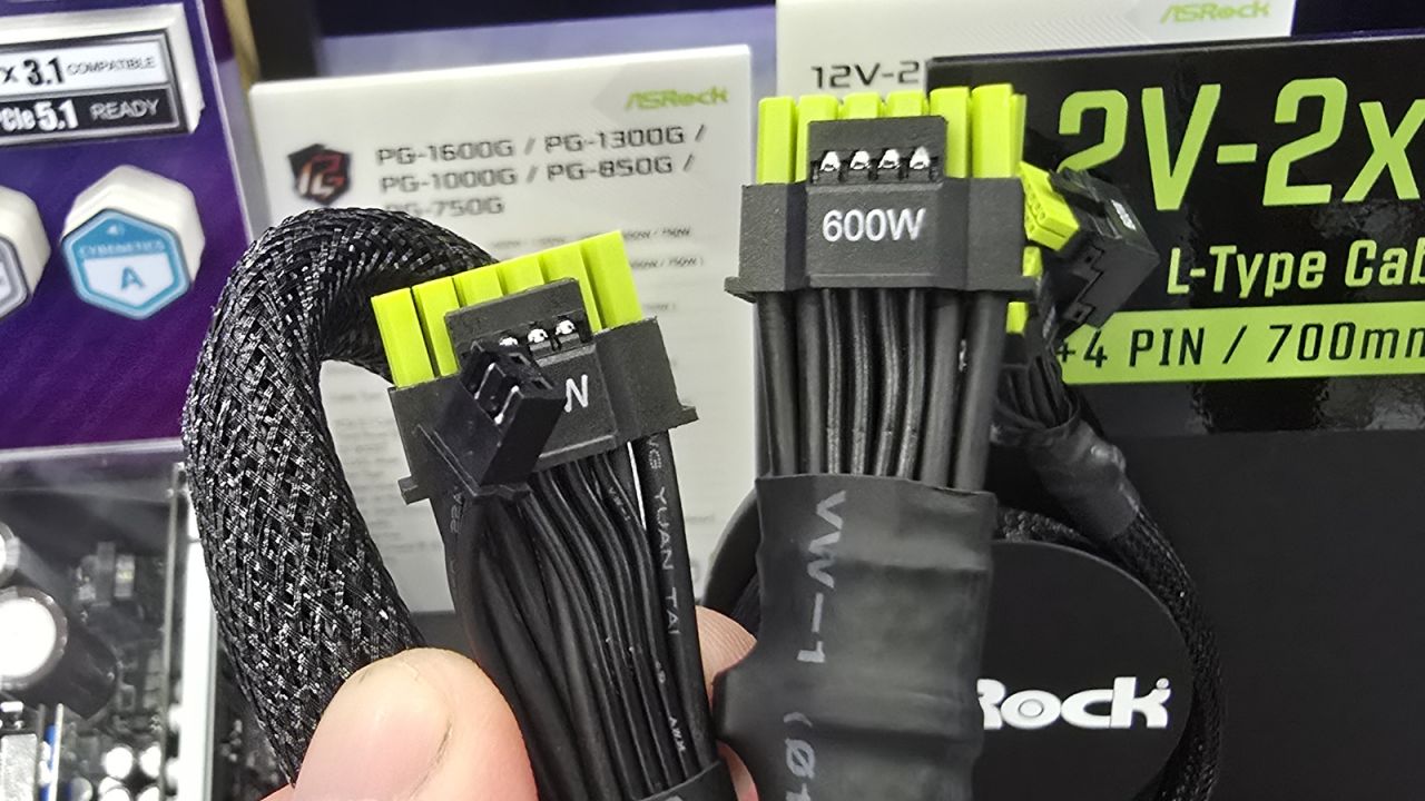 Conector de ASRock lo protege de carga de 1350W