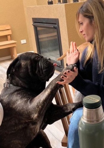 Julieta Prandi con su perro