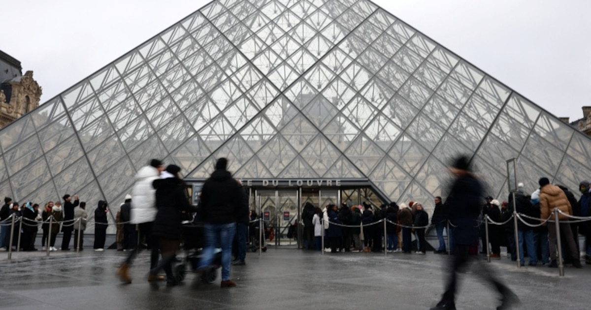 El Louvre anunció un aumento de visitantes en medio de una crisis por el robo y el paro de sus trabajadores