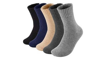 Packs de calcetines sobre fondo blanco.