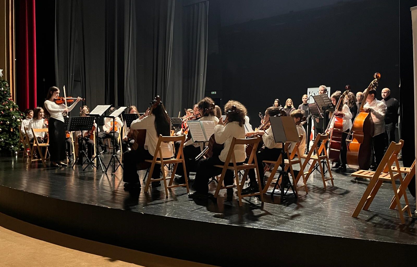 Representantes del Equipo de Gobierno asisten al Concierto de Año nuevo organizado por la Sociedad Filarmónica de Monforte con el patrocinio del Ayuntamiento