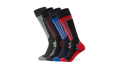 Packs de calcetines sobre fondo blanco.