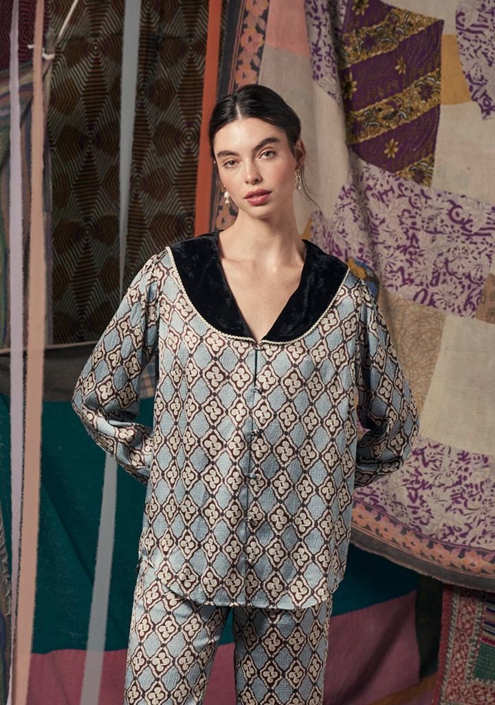 Top de Muzungu Sisters.