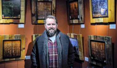 “Resquicios”, las puertas que hablan del alma de Tomelloso