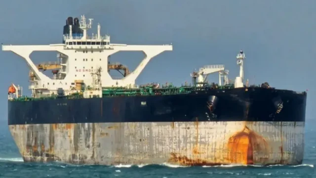 El buque Marinera, antes Bella 1, tras cambiar su bandera de Guyana por la de Rusia.