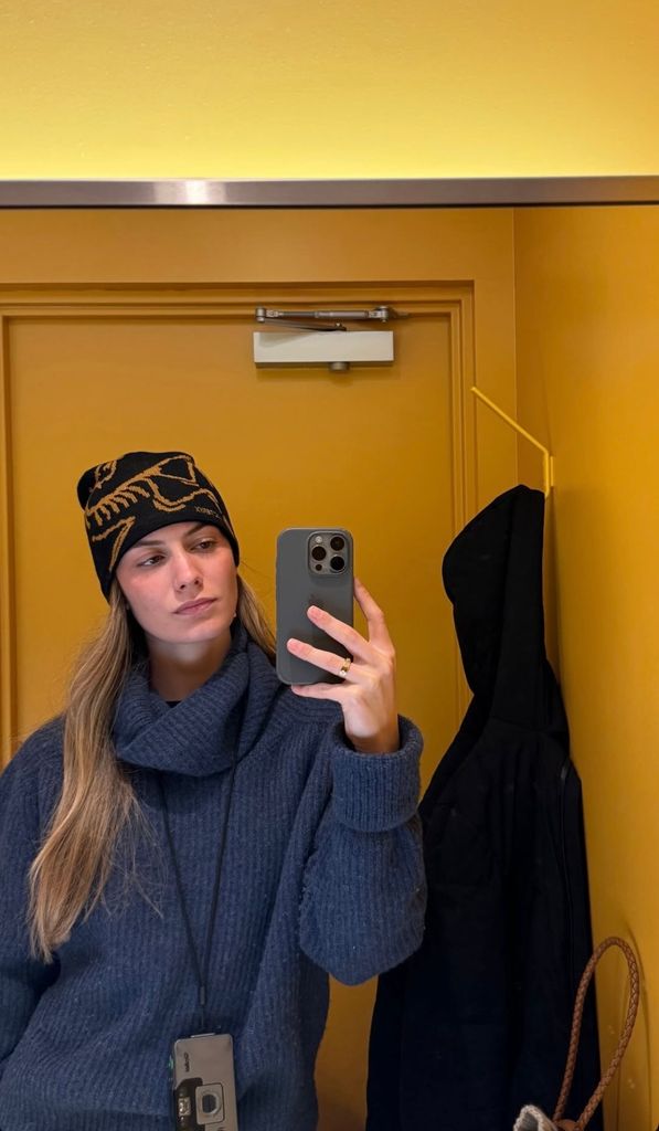 Martina Figo en Japón de viaje con sus padres Luis Figo y Helene Svedin y sus hermanas. 