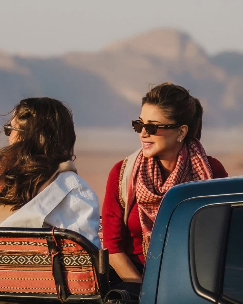 Rania y Salma de Jordania en el Wadi Rum, una zona desértica protegida situada en el sur de Jordania