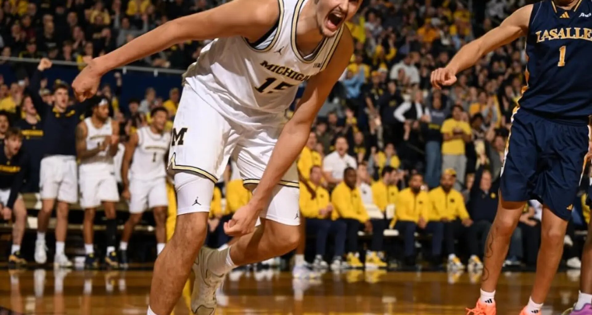 Un discreto Aday Mara contribuye a una nueva victoria de Michigan