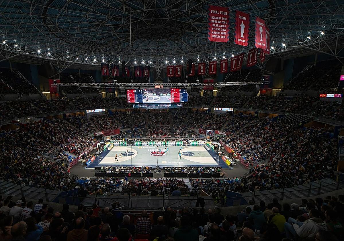 Malestar entre la afición del Baskonia por la gestión del tráfico para acceder al Buesa Arena