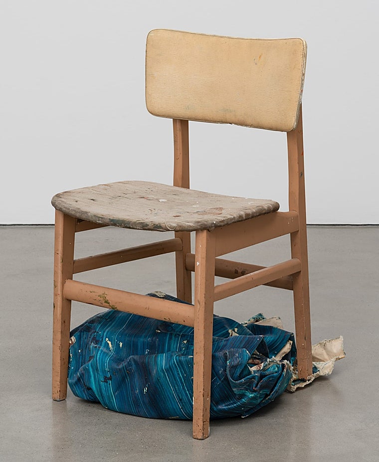'Nothing under a chair' (1999), de Ángela de la Cruz