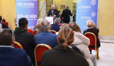 El primer teniente de alcalde, Javier Bello, asiste al homenaje a los funcionarios de prisiones víctimas del terrorismo