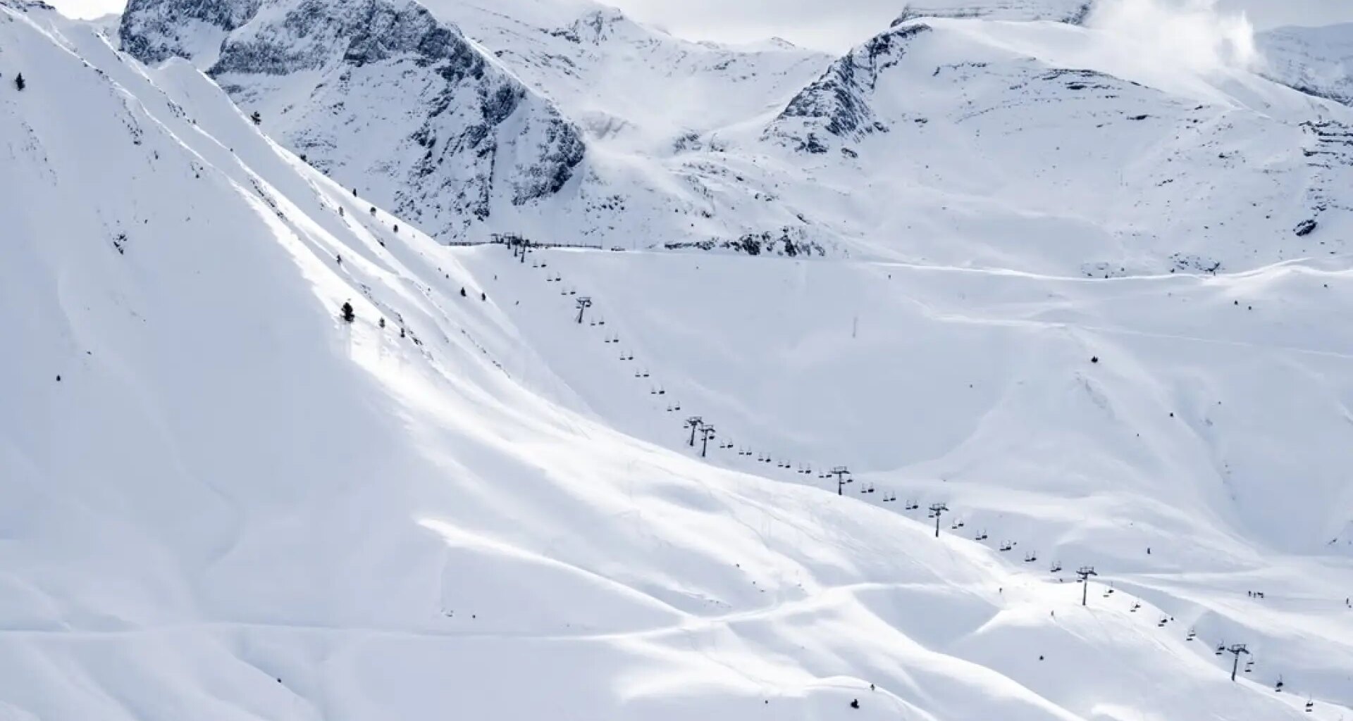 Baja la alerta por nieve en Aragón pero se mantiene por el frío (hasta -10 grados) y el hielo