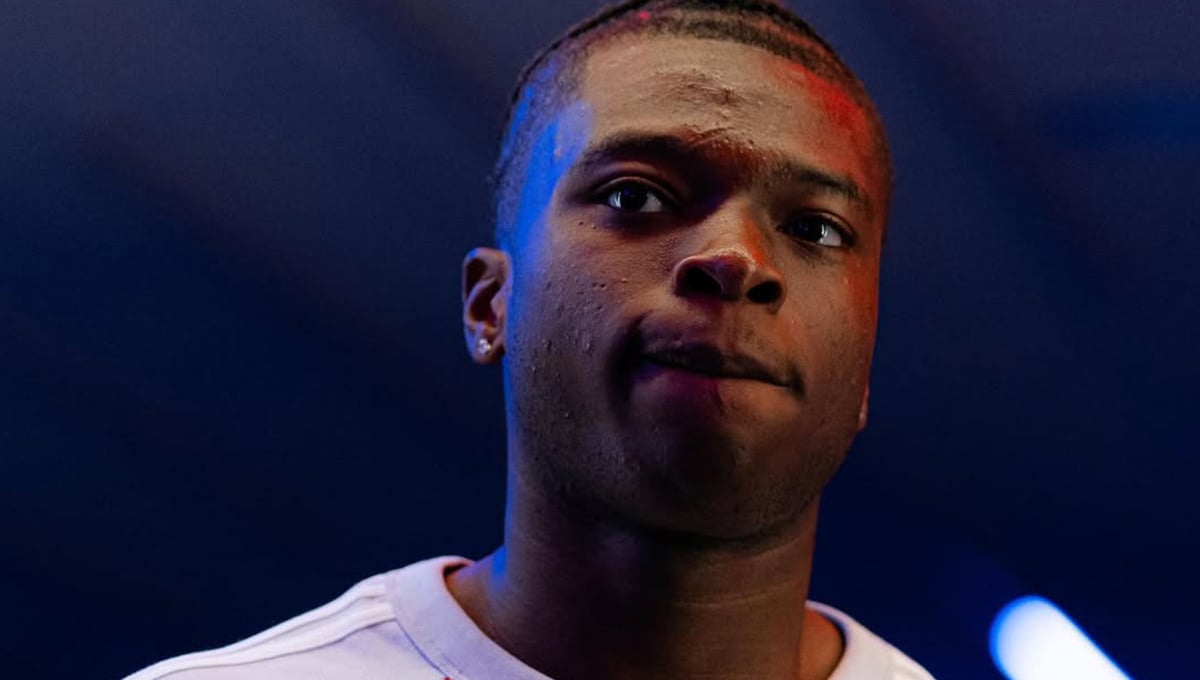 Enzo Molebe se pone a tiro del Sevilla tras no dar el salto esperado