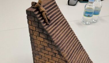 La escultura inspirada en la 'escalera de la muerte' de Mauthausen cambia de artista y de diseño y será inaugurada en mayo