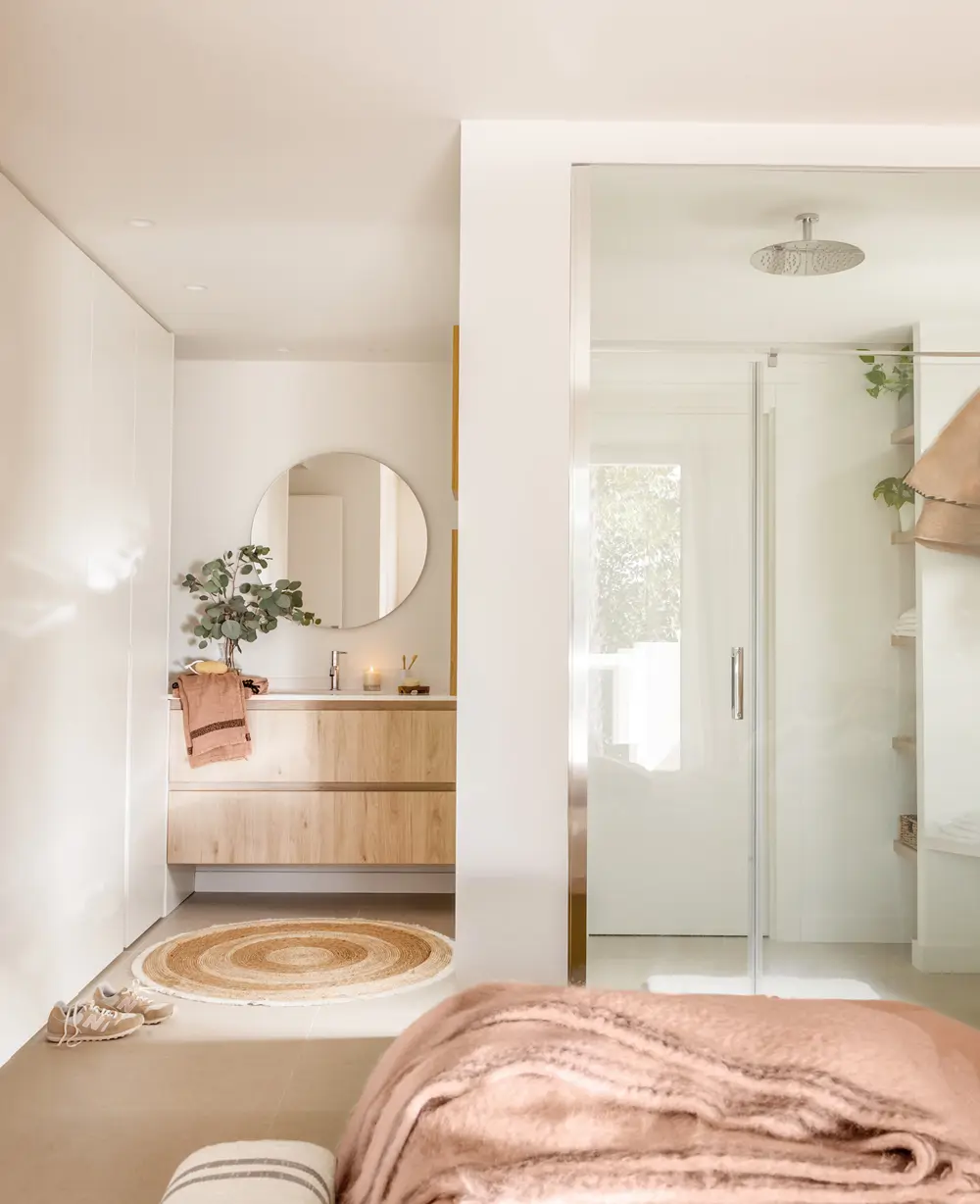 bano con ducha moderna