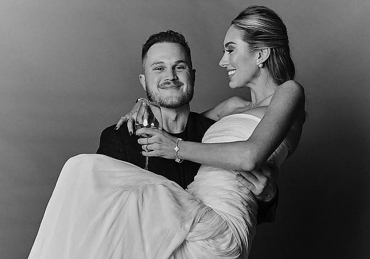 Los 200 neoyorquinos adinerados que aterrizaron en Loiu se van de boda en San Sebastián