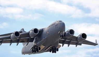 cabe toda Disneyland, tiene su propio clima y hasta su servicio de bomberos